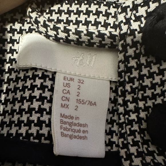 H&M Houndstooth Size 2 Long Trench Coat Belt Front Buttons Back Slit Pockets - Picture 3 of 16